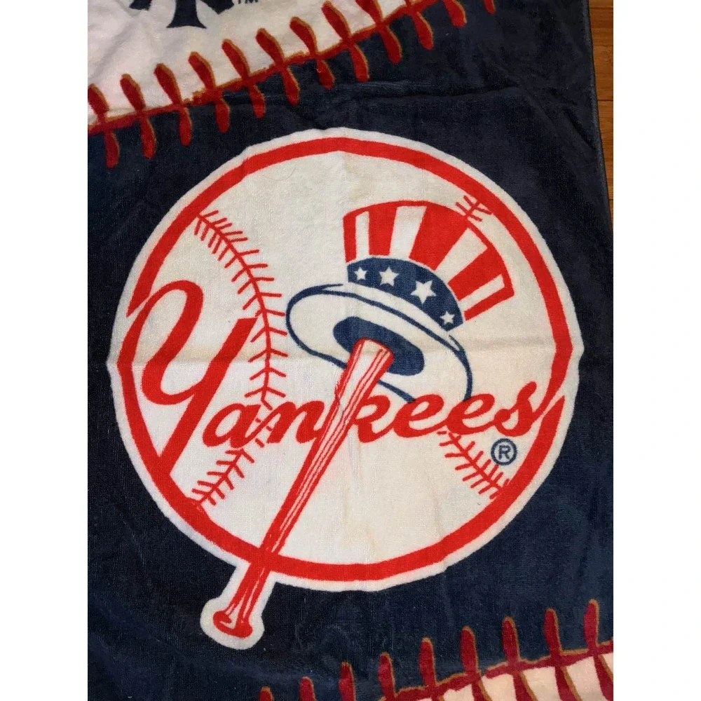 Genuine Yankees MLB 30x60‎ Beach Towel & Mug Set Vintage Collectable Authentic